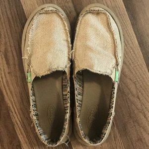 Women’s Sanuks Size 8
